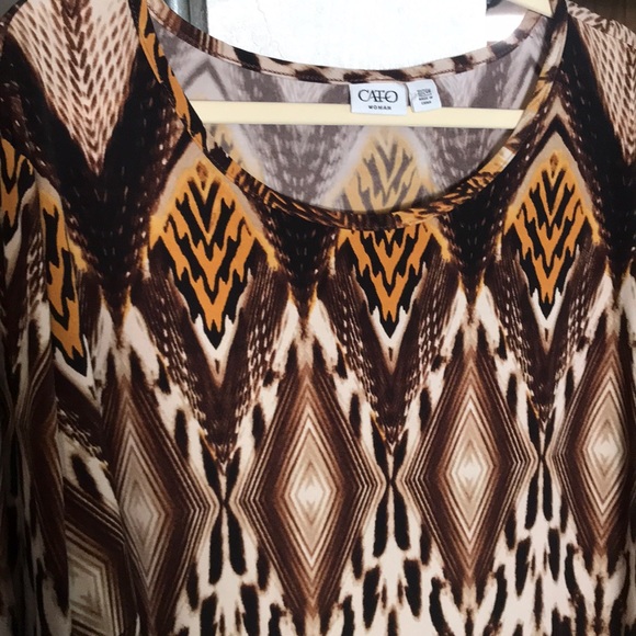 Brown Patterned Quarter Length Blouse - Picture 4 of 7